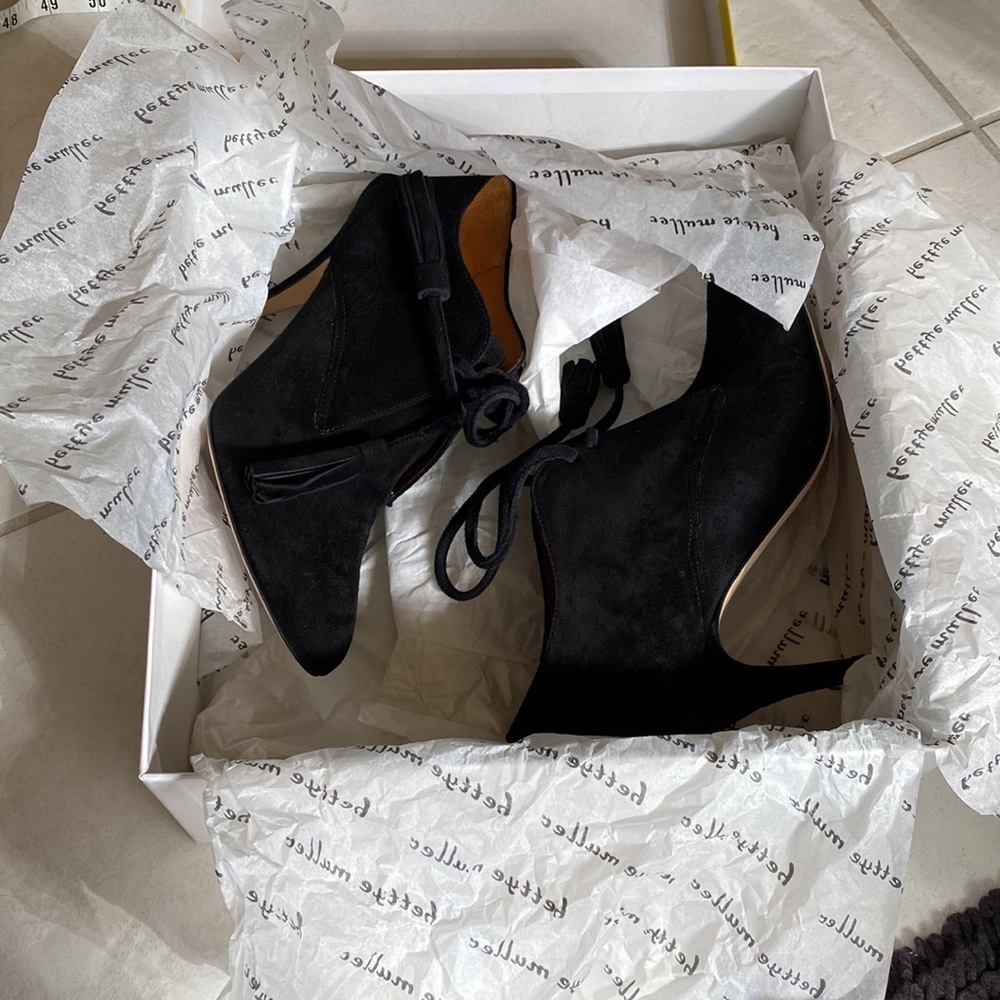 Adorable black suede Bettye Muller bootie heels, 36 - Picture 9 of 14
